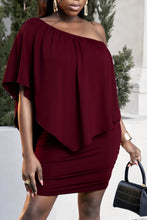 Cargar imagen en el visor de la galería, Plus Size One-Shoulder Half Sleeve Mini Dress
