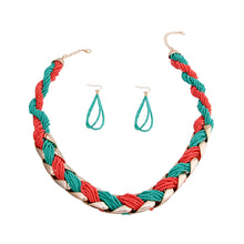 Cargar imagen en el visor de la galería, Turquoise and Coral Bead Twisted Necklace
