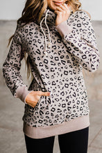 Cargar imagen en el visor de la galería, Leopard Print Long Sleeve Hoodie
