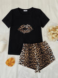 Conjunto de top y shorts con gráfico de labios de leopardo