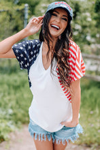 Cargar imagen en el visor de la galería, US Flag V-Neck Tee Shirt
