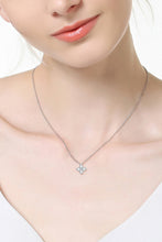 Cargar imagen en el visor de la galería, Moissanite Four Leaf Clover Pendant Necklace
