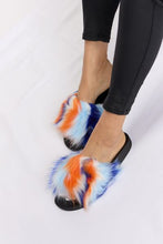 Cargar imagen en el visor de la galería, Forever Link Plush Open-Toe Sandals
