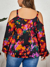 Cargar imagen en el visor de la galería, Plus Size Printed Cold Shoulder Long Sleeve Blouse
