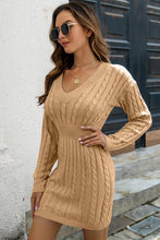 Cargar imagen en el visor de la galería, Cable-Knit V-Neck Long Sleeve Mini Sweater Dress
