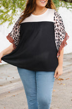Cargar imagen en el visor de la galería, Plus Size Printed Color Block Ruffled Blouse
