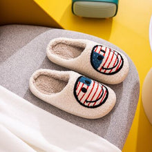 Cargar imagen en el visor de la galería, Melody Smiley Face Slippers
