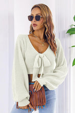 Cargar imagen en el visor de la galería, Bow V-Neck Long Sleeve Cropped Sweater
