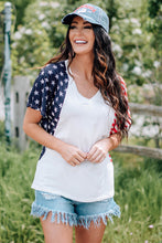 Cargar imagen en el visor de la galería, US Flag V-Neck Tee Shirt
