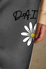 Cargar imagen en el visor de la galería, Simply Love Full Size Drawstring DAISY Graphic Long Sweatpants
