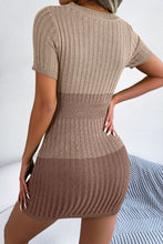 Cargar imagen en el visor de la galería, Color Block Cutout Short Sleeve Sweater Dress
