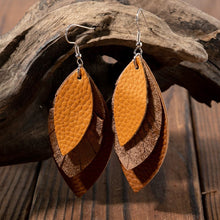 Cargar imagen en el visor de la galería, PU Leather Drop Earrings
