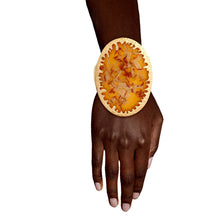 Cargar imagen en el visor de la galería, Oval Yellow Confetti Gold Cuff
