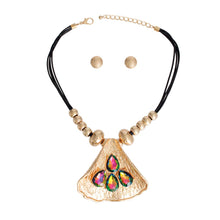 Load image into Gallery viewer, Metal Seashell Pink Green Necklace
