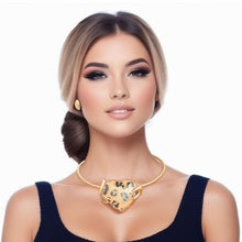 Load image into Gallery viewer, Leopard Heart Rigid Collar Set
