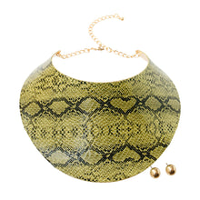 Load image into Gallery viewer, Snake Print Collar Choker Set
