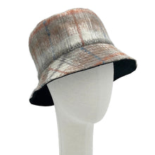Cargar imagen en el visor de la galería, Ivory Signature Plaid Bucket Hat
