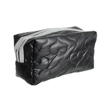 Cargar imagen en el visor de la galería, Black Heart Puffer Pouch
