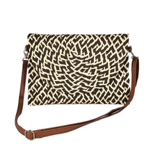 Cargar imagen en el visor de la galería, Brown Pattern Flap Clutch
