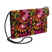 Cargar imagen en el visor de la galería, Black Embroidered Envelope Clutch
