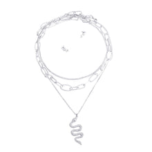 Cargar imagen en el visor de la galería, Silver Textured Chain Iced Snake Necklace
