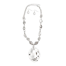 Load image into Gallery viewer, Silver Organic Link Pendant Necklace
