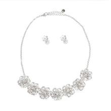 Load image into Gallery viewer, Silver Glass 3D Flower Collar Set
