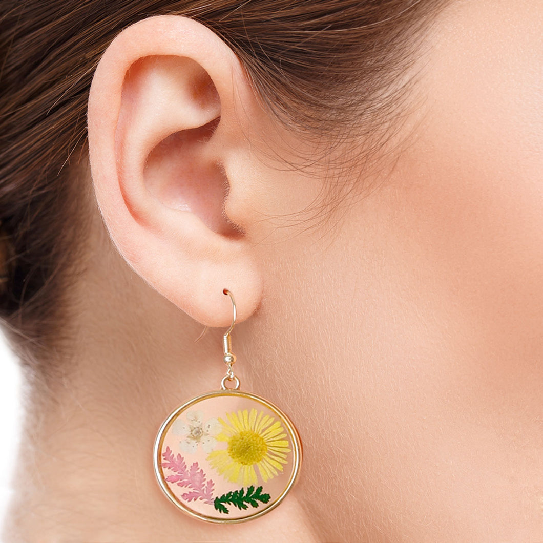 Round Gold Dried Flower Earrings
