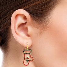 Cargar imagen en el visor de la galería, Xmas Mitten Earrings
