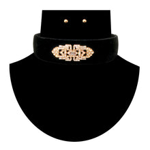 Load image into Gallery viewer, Velvet Stoned Choker
