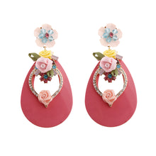 Cargar imagen en el visor de la galería, Pink Teardrop Earrings with Rhinestone and Flower Detail
